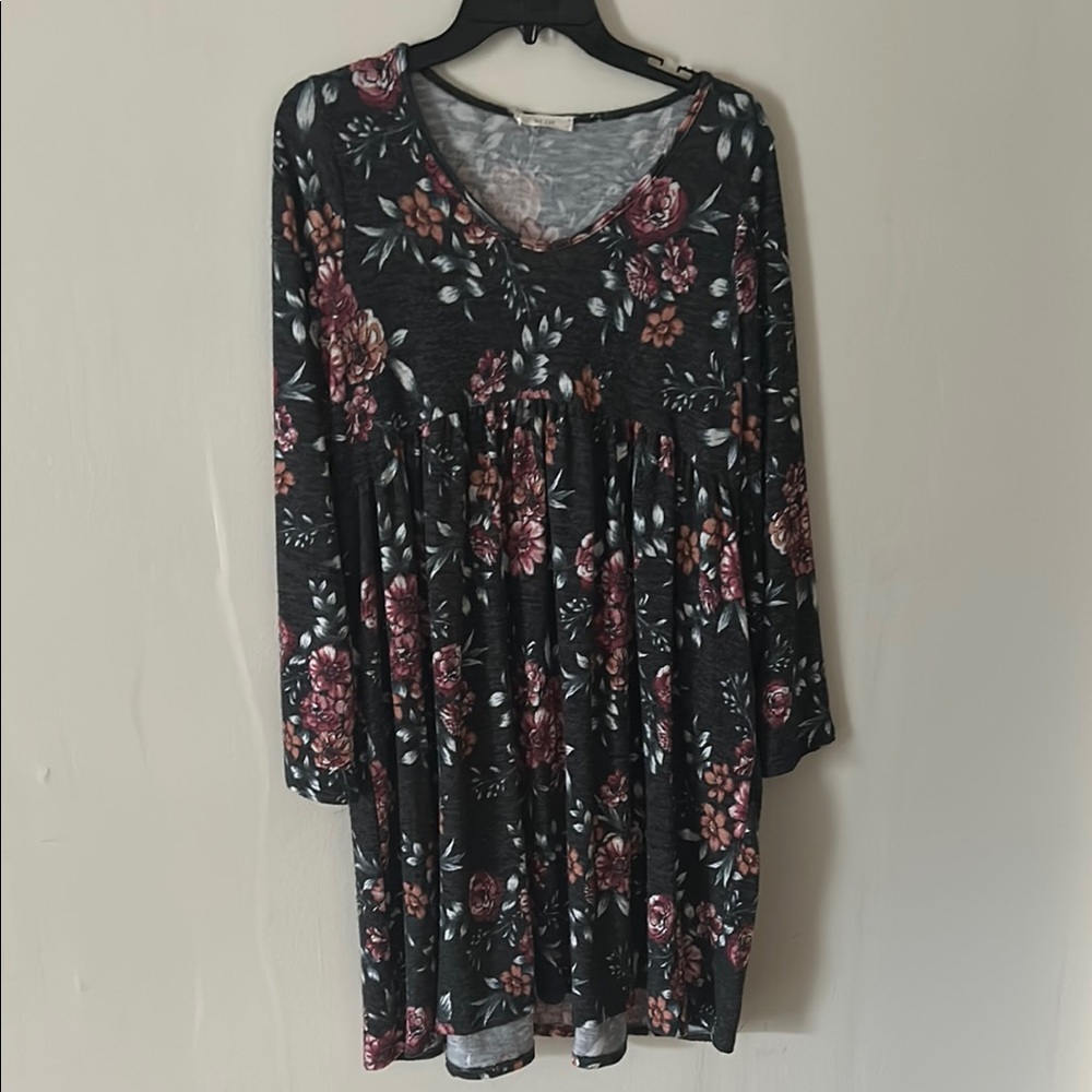 Elegant Floral Patterned Dress